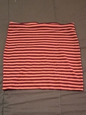 🪅H&M Pink & Burgundy Striped Mini Skirt Sexy cute tight fit Petite With stretch
